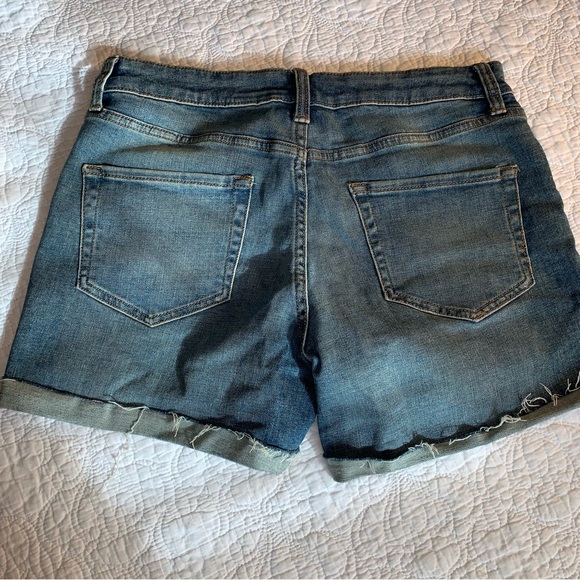 Daily ritual denim faded cut off jean shorts, high rise - Picture 2 of 7